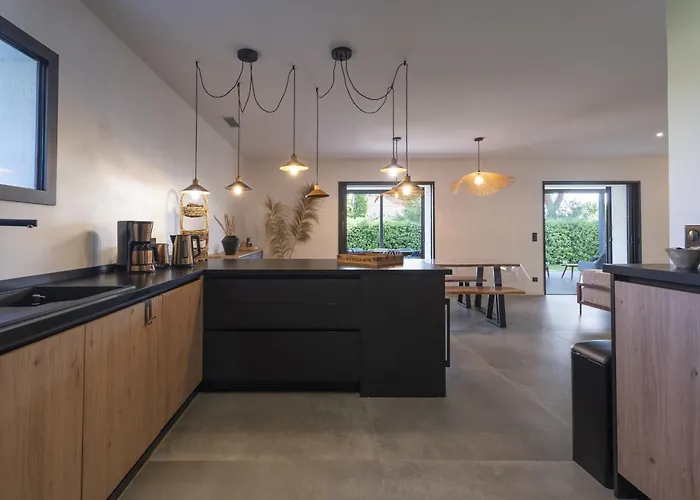 Bord De Piscine, Jacuzzi Villa Hyères