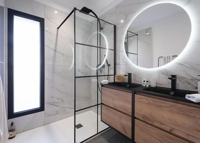 Bord De Piscine, Jacuzzi