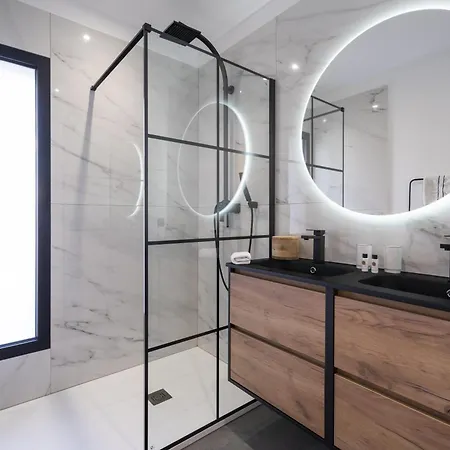 Bord De Piscine, Jacuzzi