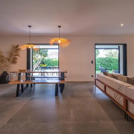 Villa Bord De Piscine, Jacuzzi *