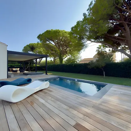 Villa Bord De Avec Piscine
