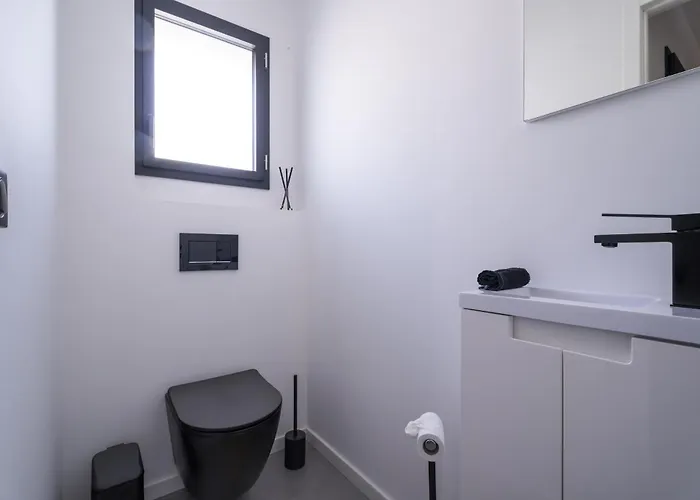 فيلة Bord De Avec Piscine